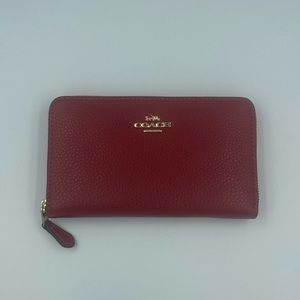 Coach Wallet
Coach Smooth Leather Accordion Slim Zip Wallet